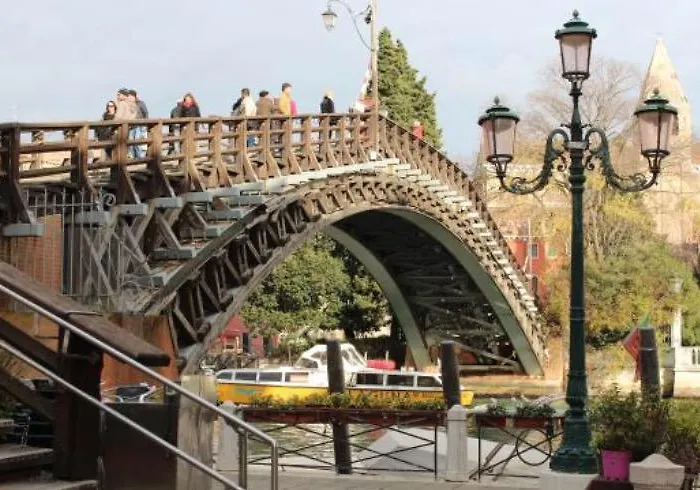 ゲストハウス La Chicca